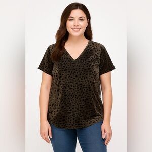 Amaryllis Leopard Print V-Neck Velvet Women’s Top Size L NWOT